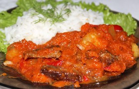 Говядина с тыквой и ананасом