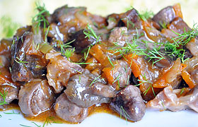 Куриные потрошки с грибами