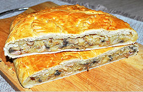 Пирог с картошкой, ветчиной и грибами