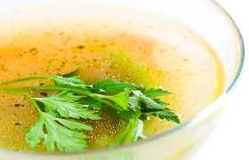 Как сварить и заморозить куриный бульон